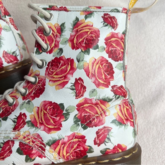 Rare Dr. Martens Rose Pattern Combat Boots White Red Floral Women’s 6 - Picture 10 of 16